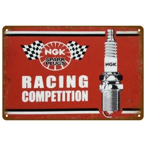 Metalowy Szyld Retro NGK Spark Plugs – Tabliczka Dekoracyjna do Garażu 20x30 cm