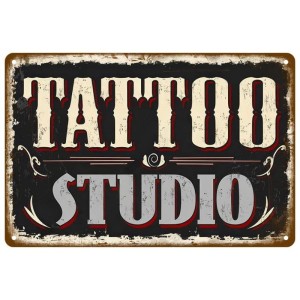 Metalowy Szyld Retro Tattoo Studio – Tabliczka Dekoracyjna Vintage 20x30 cm